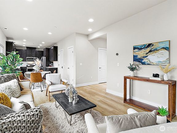 4th image of 13832 Macadam Road S