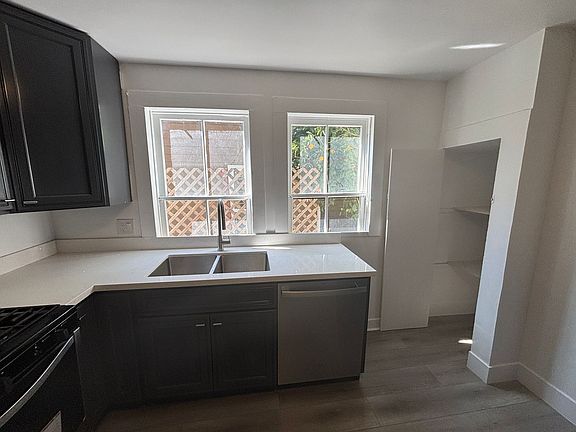 4th image of 342 E Julian St