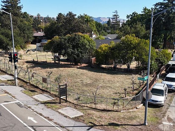 4th image of 282 Vista Ave