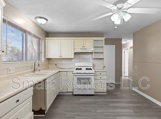 695 Charvel Dr, Florissant, MO 63031