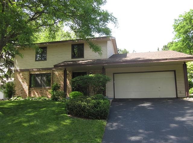 1st image of 3200 Red Oak Cir N