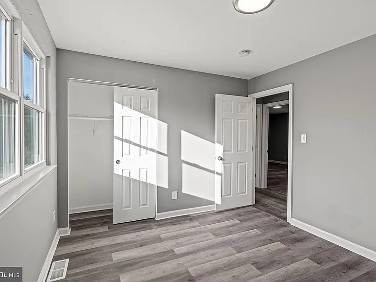 2344 Fernwood Ave — Photo 16