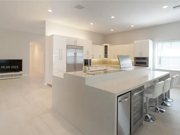 2211 Quail Roost Dr, Weston, FL 33327