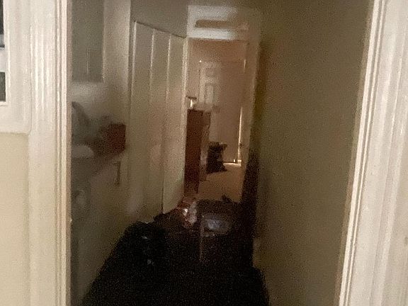 3rd image of 1019 16th St NE