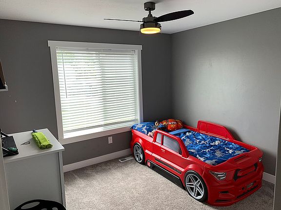 Upstairs bedroom 1 