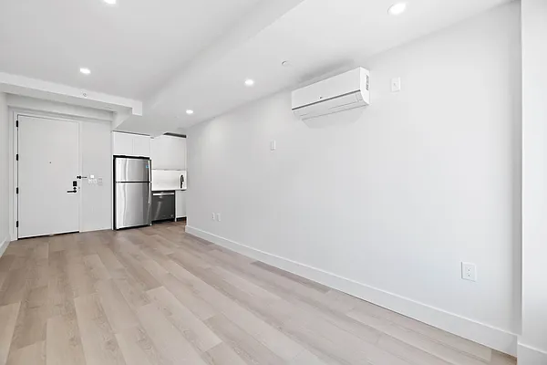 Rented by REAL New York | media 30