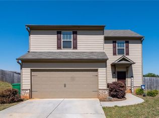 1043 Sutherland Dr, Winder, GA 30680