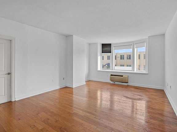 2nd image of 5109 City Pl
