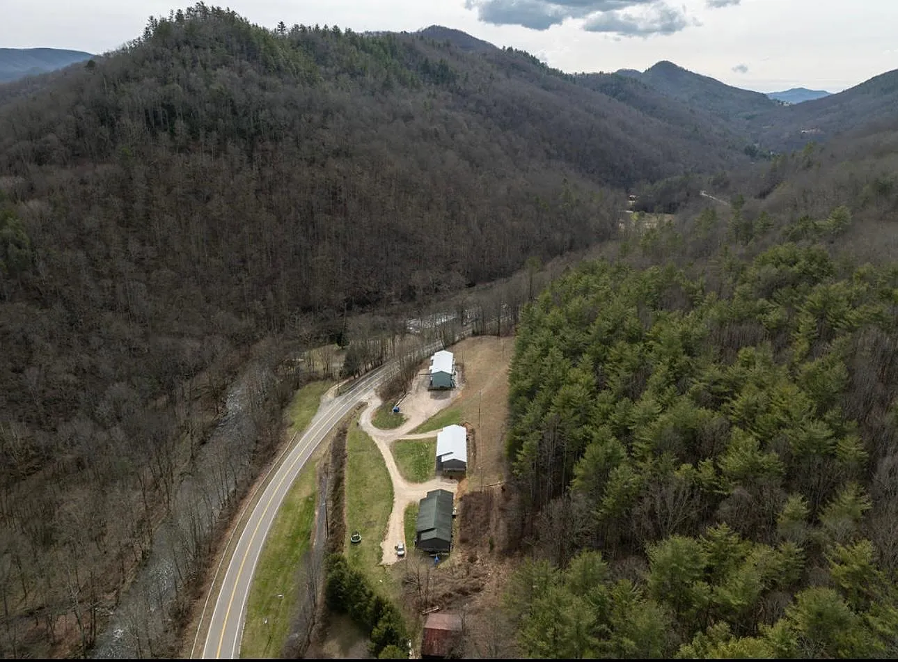 6672 Roan Creek Rd — Photo 2