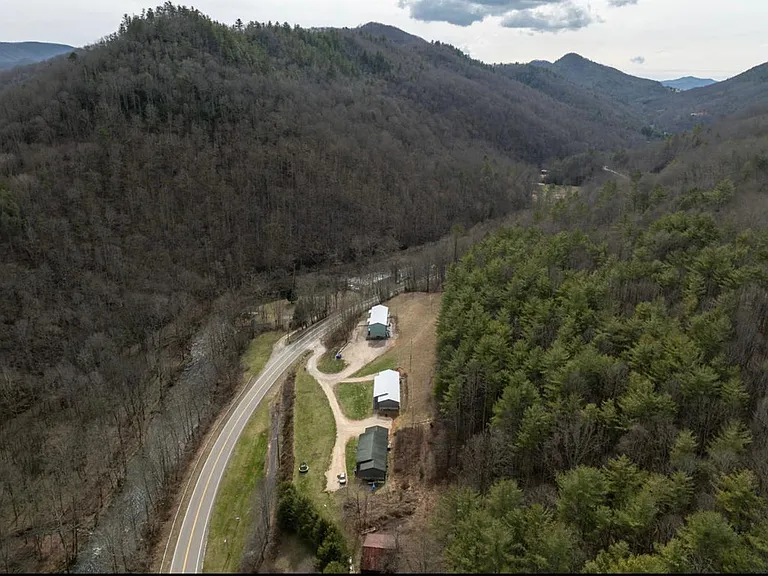 6672 Roan Creek Rd — Photo 2