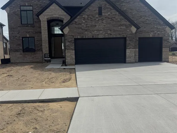 24314 Sawgrass Dr, Macomb, MI 48042