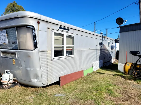 98 Newbury St Trailer 22A, Danvers, MA 01923