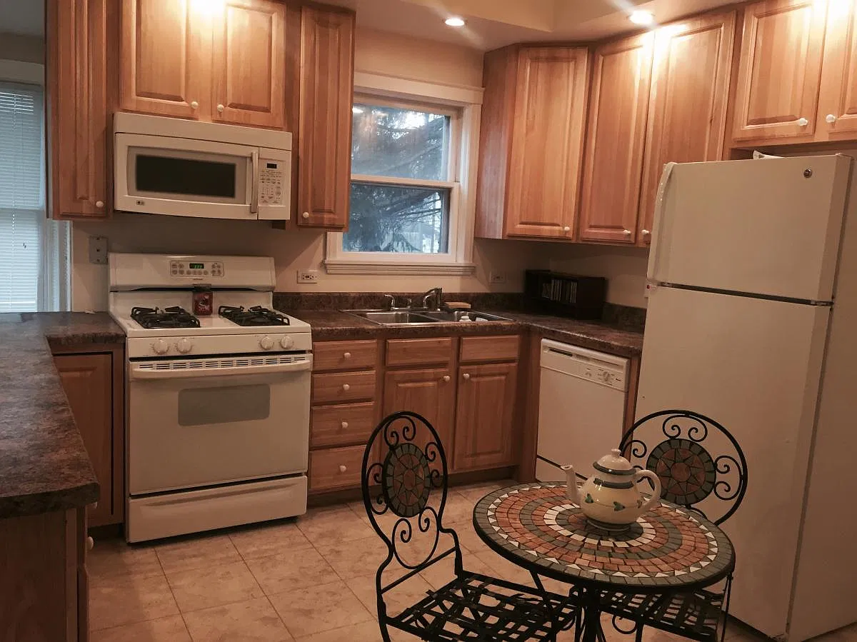 2 bed, 1000 sqft, $2,150 — Photo 3