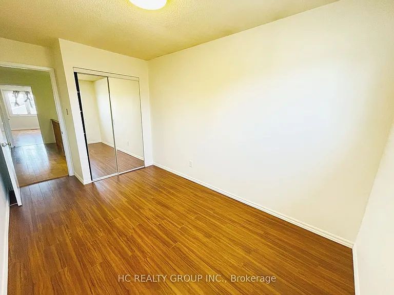 37 Page Cres — Photo 14