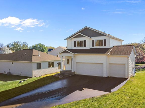 3rd image of 599 Stinson Blvd