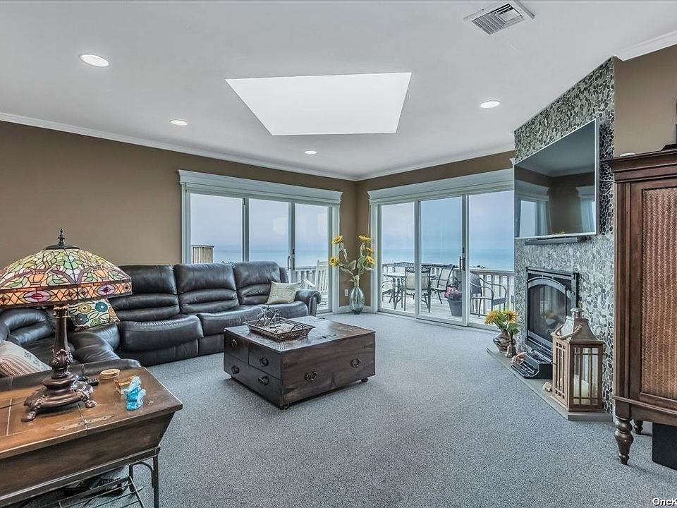 1st image of 118 Fox Hill Dr #118