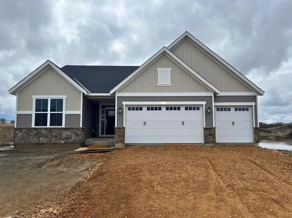 562 Waterford Pl, Waconia, MN 55387