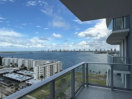 220 Lake Shore Dr Photo 1