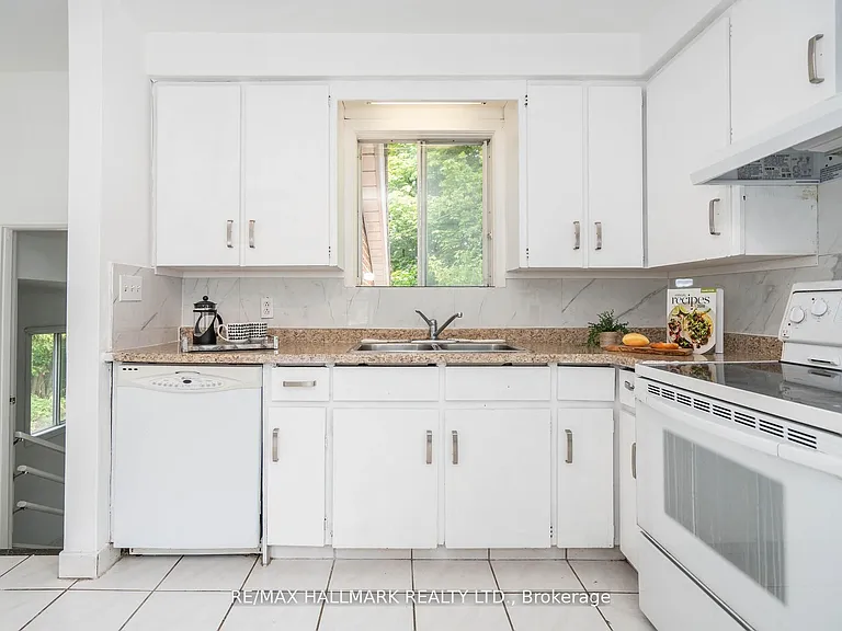 104 Highland Park Blvd — Photo 18