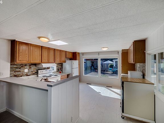 4th image of 3950 Coburg Rd Space 44