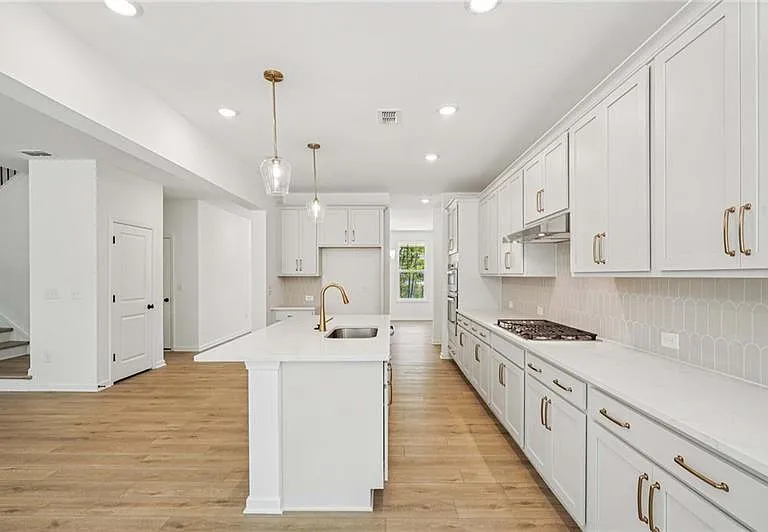 240 Silverleaf Trl — Photo 8