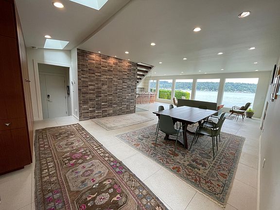 Main Floor - Front Door Entrance