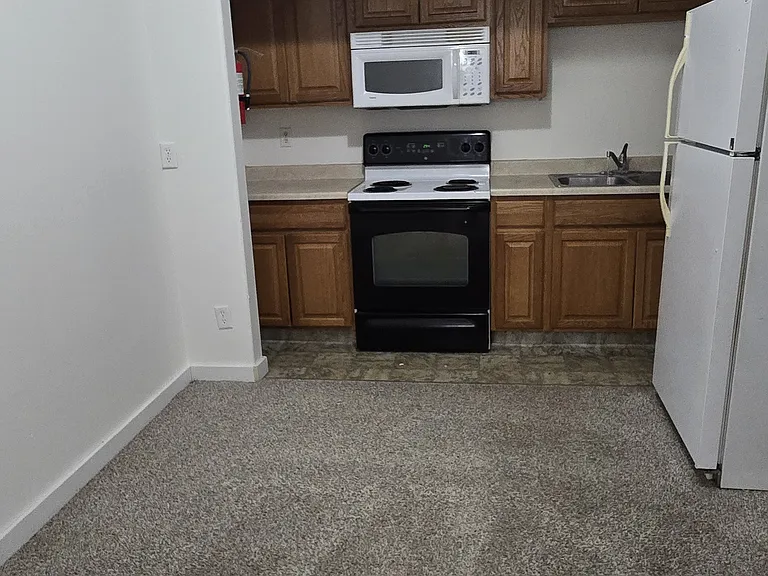 30 College Ave #4 — Photo 2