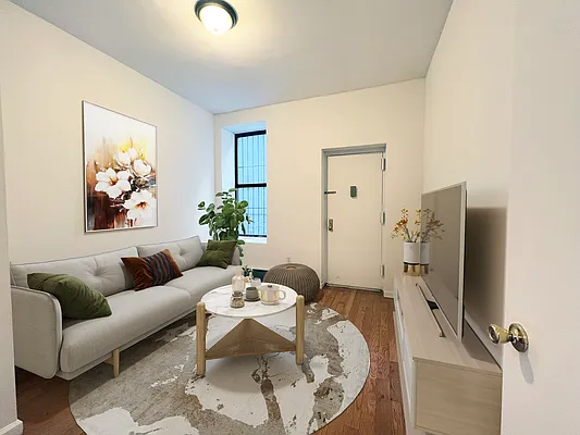 Rented by Bohemia Realty Group | media 13