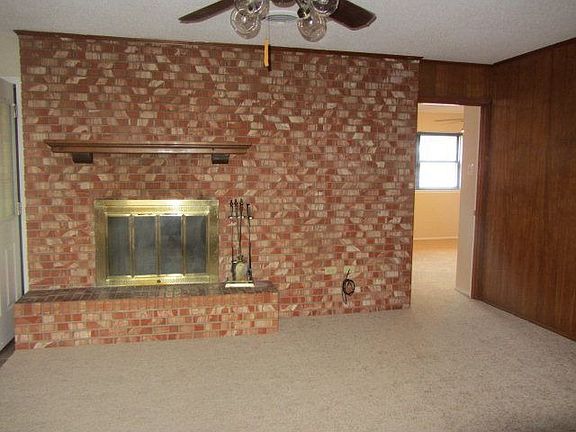 4th image of 3701 Springdale Dr