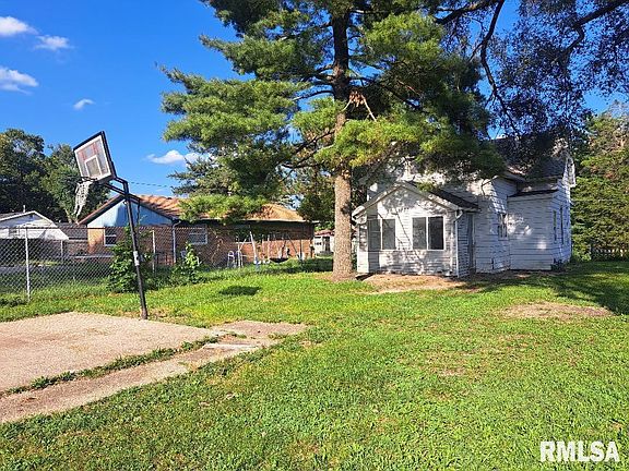 4th image of 1827-1829 S Westmoreland Ave