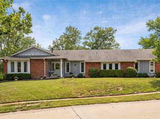 471 Brightspur Ln, Ballwin, MO