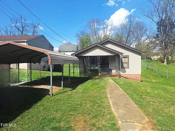 3rd image of 916 Pine Grove Ave