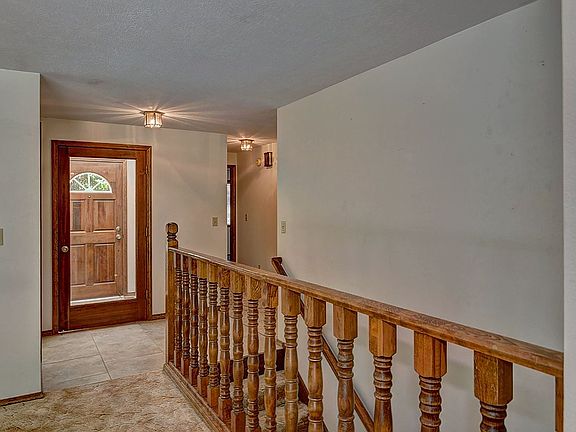 4th image of 9832 N Glenwood Ct