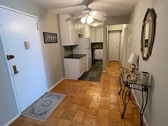 5th image of 410 E Broadway APT 2A