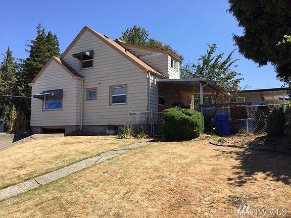 2nd image of 102 E 62nd St