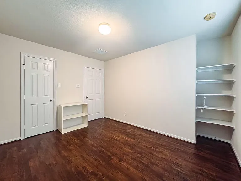 3923 Calgary Cir — Photo 18