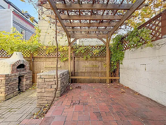 20 Tate St #1 — Photo 16