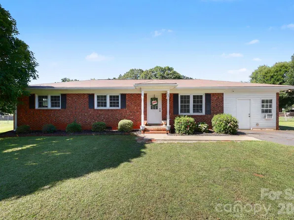 160 E Chamblee Dr, Salisbury, NC 28147