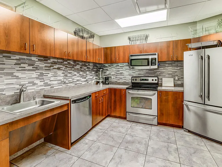Marquis Place Apartment Homes — Photo 29