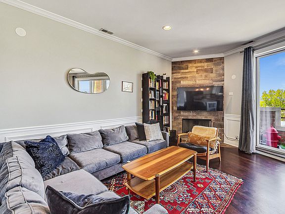 5th image of 2153 W Belmont Ave #4