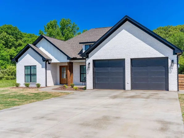 1901 Orman St, Muscle Shoals, AL 35661