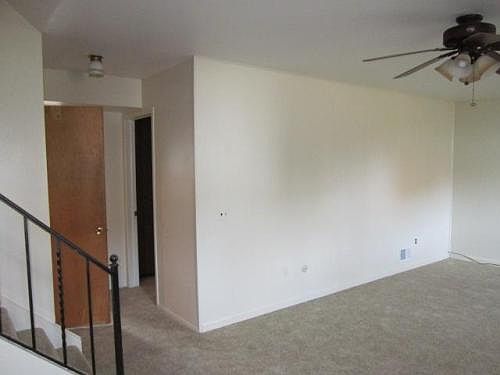 3rd image of 1851 Oakland Dr