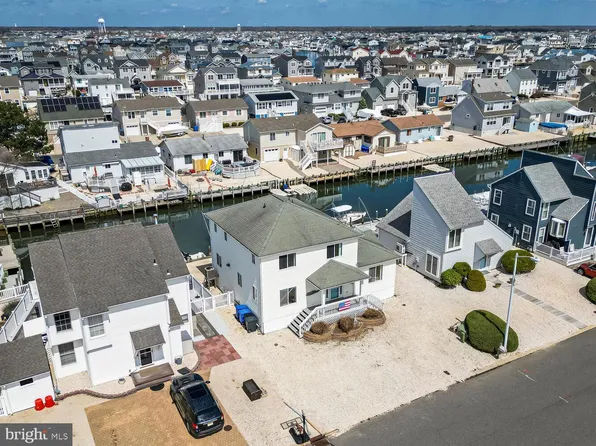 12 Peggy Ln, Manahawkin, NJ 08050