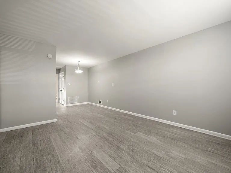 Georgian Oaks Apartments 2 — Photo 10