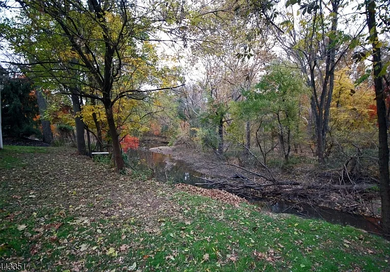 6 Heather Ln — Photo 27