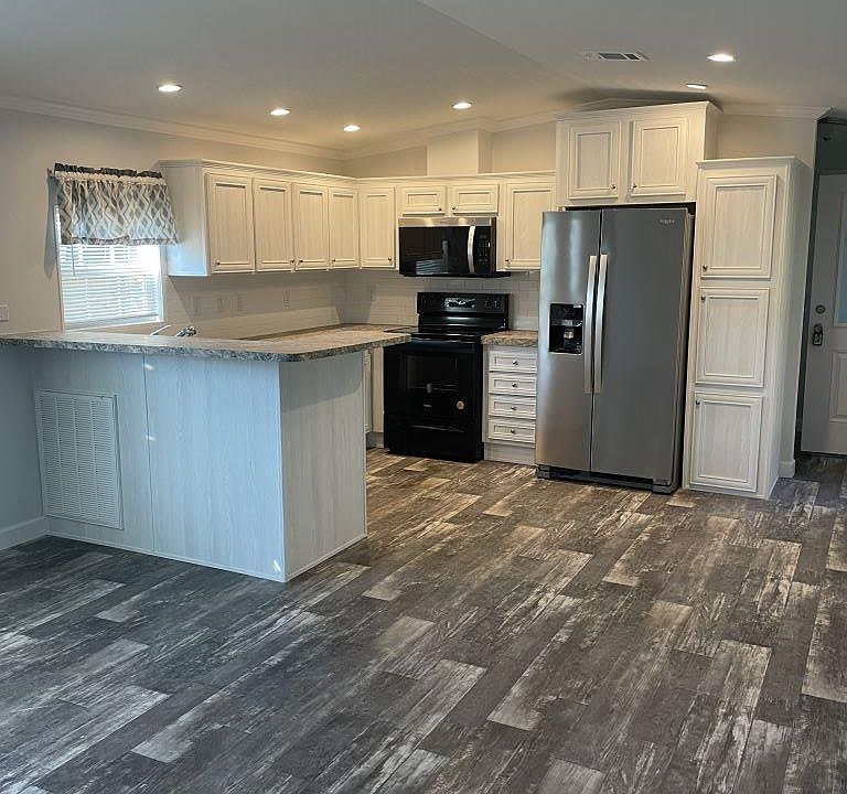 1st image of 30 Spring Dr #30