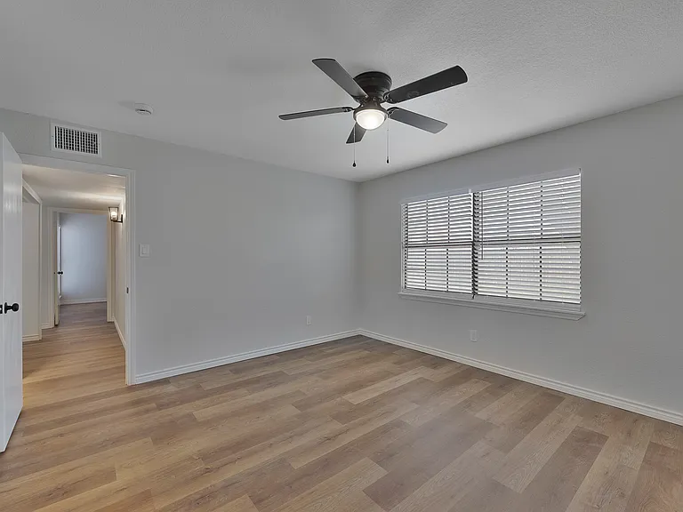 6800 Elliot Ct — Photo 19