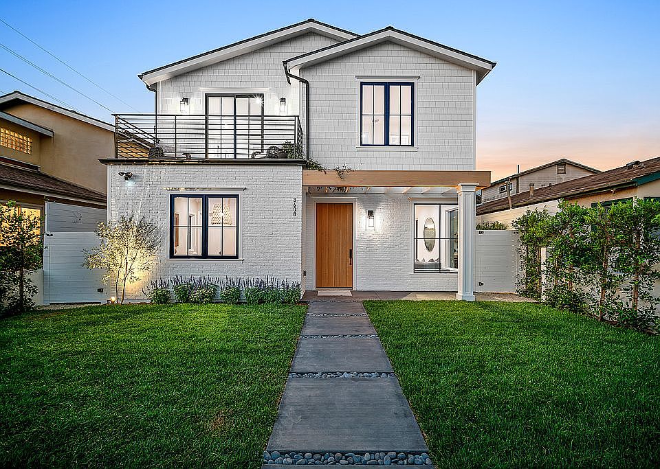 1st image of 3608 Redwood Ave
