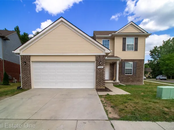 1360 Weeping Willow Ct, Ypsilanti, MI 48198