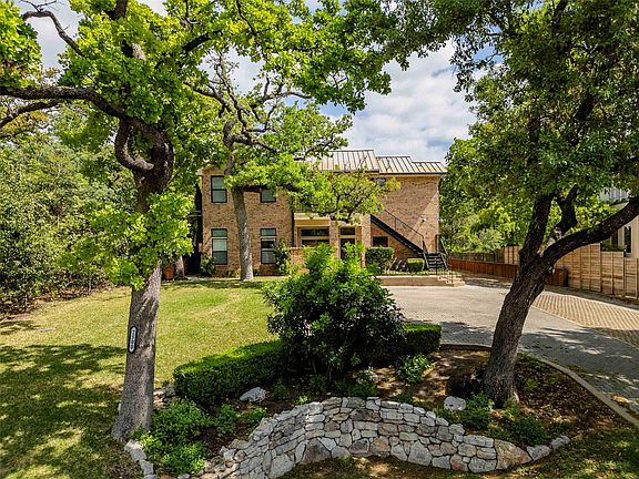 3rd image of 2500 Quarry Rd #5